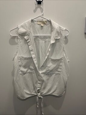 cloth & stone White Tie-Front Sleeveless Button Top